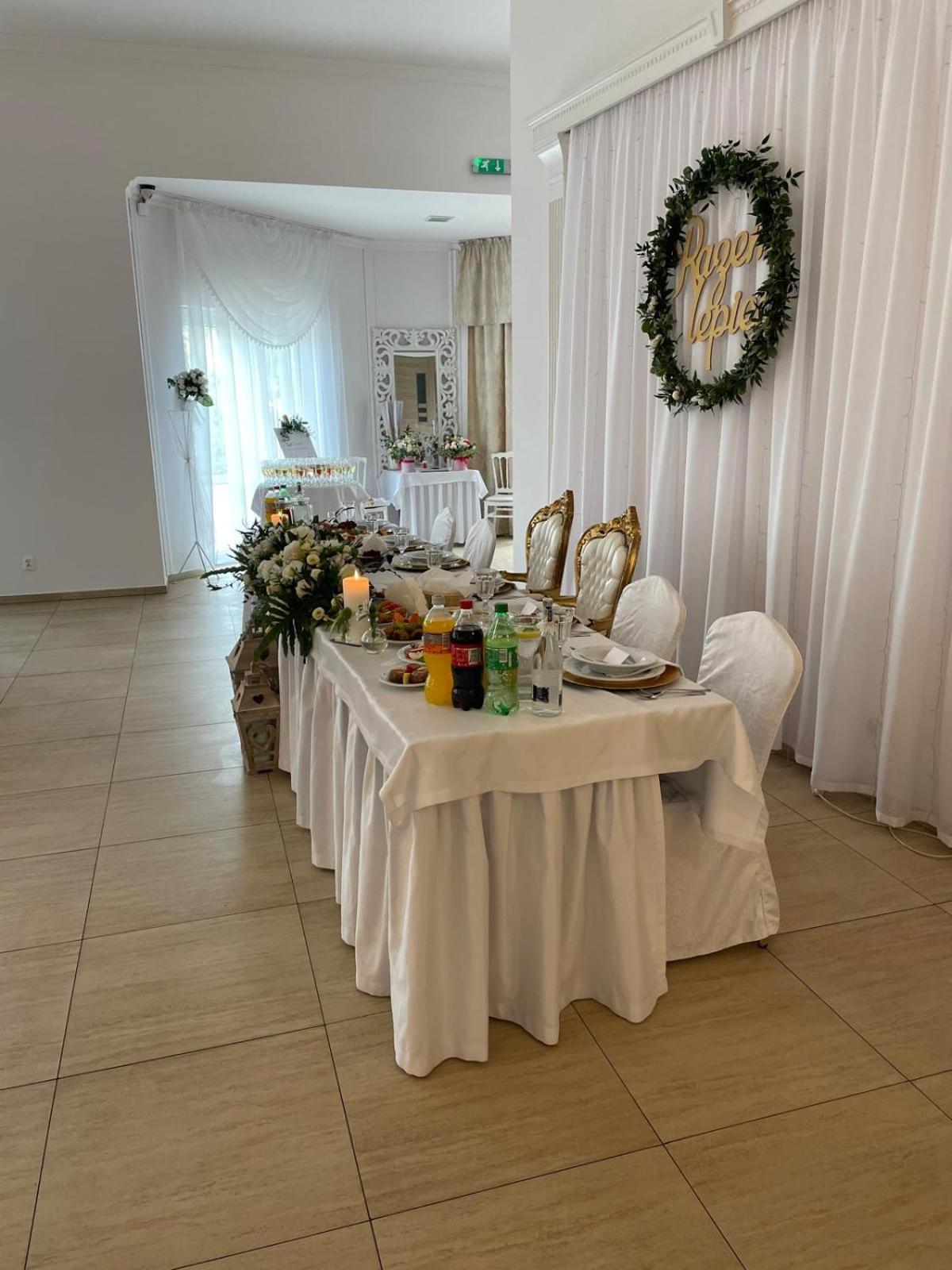 Marysienka Hotell Bisztynek Exteriör bild